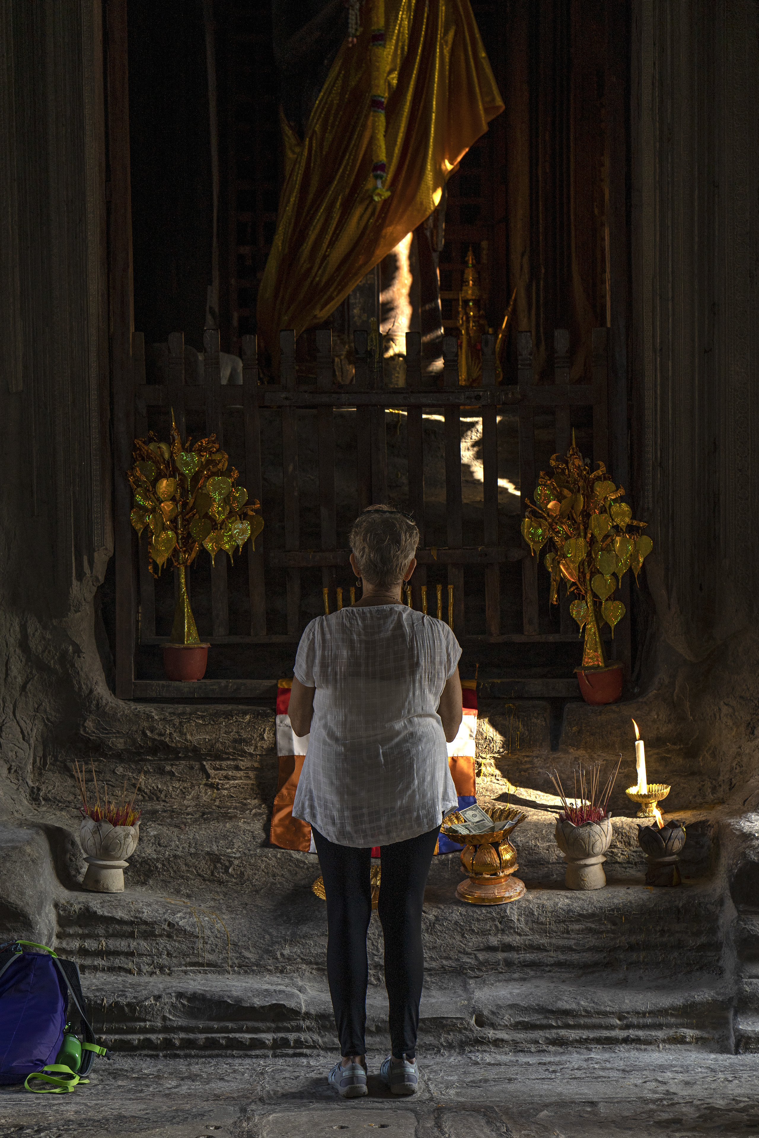 AW, JC in temple