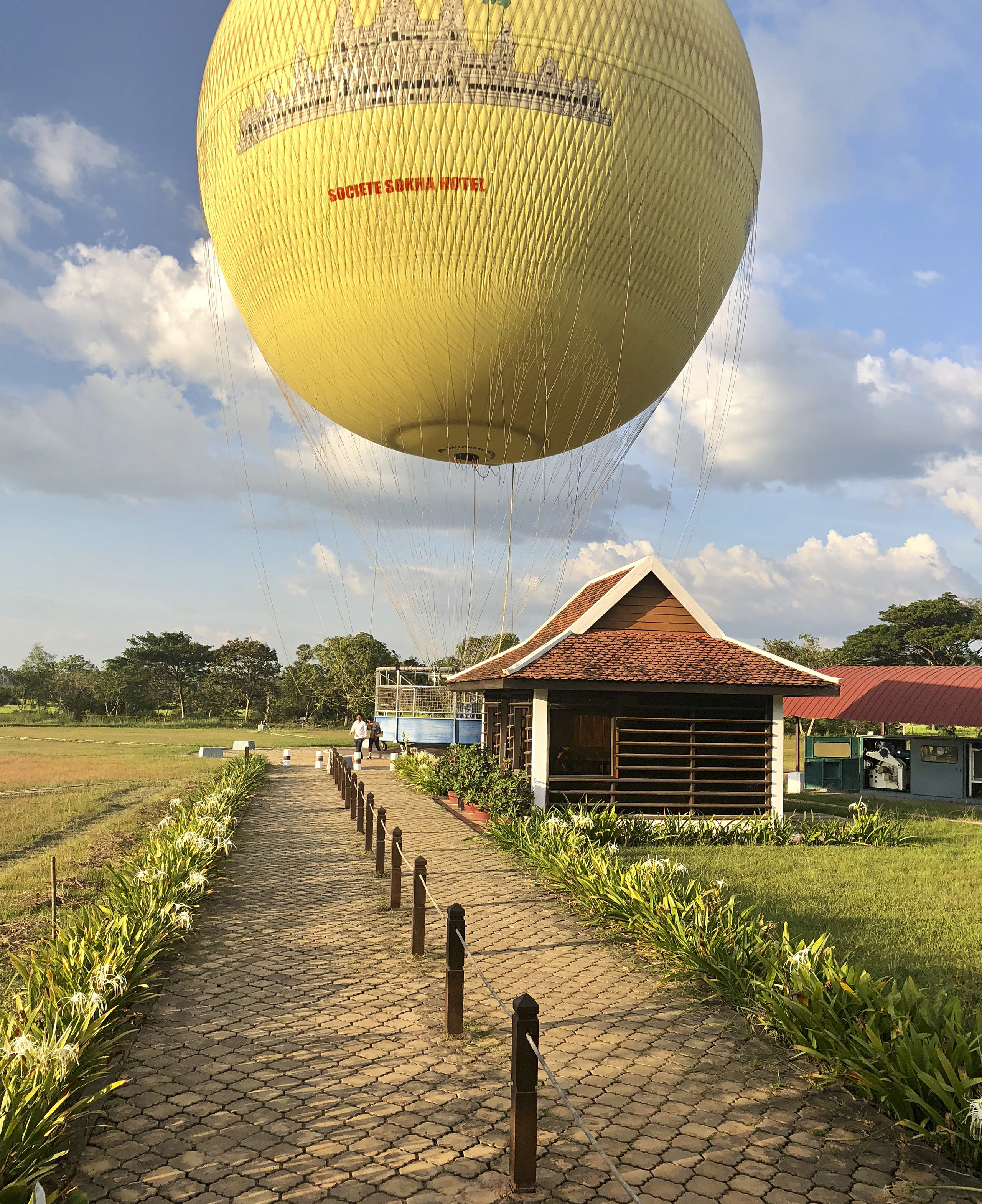 AW, balloon