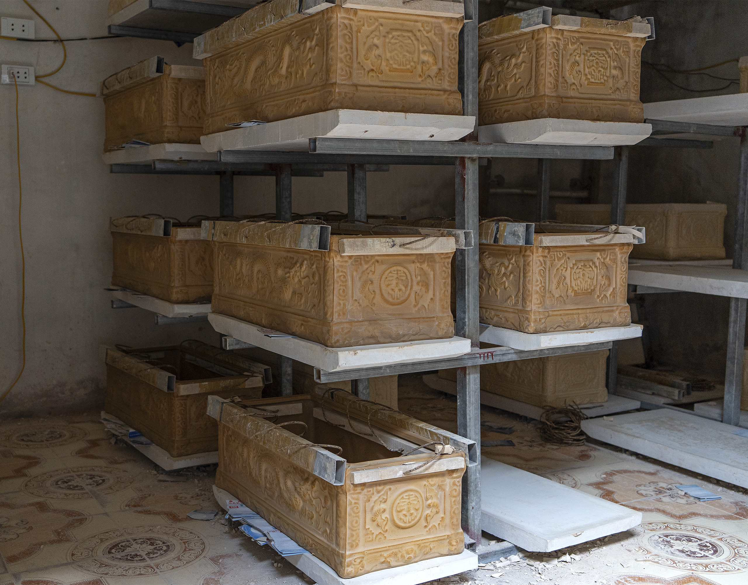 Bat Trang, small caskets