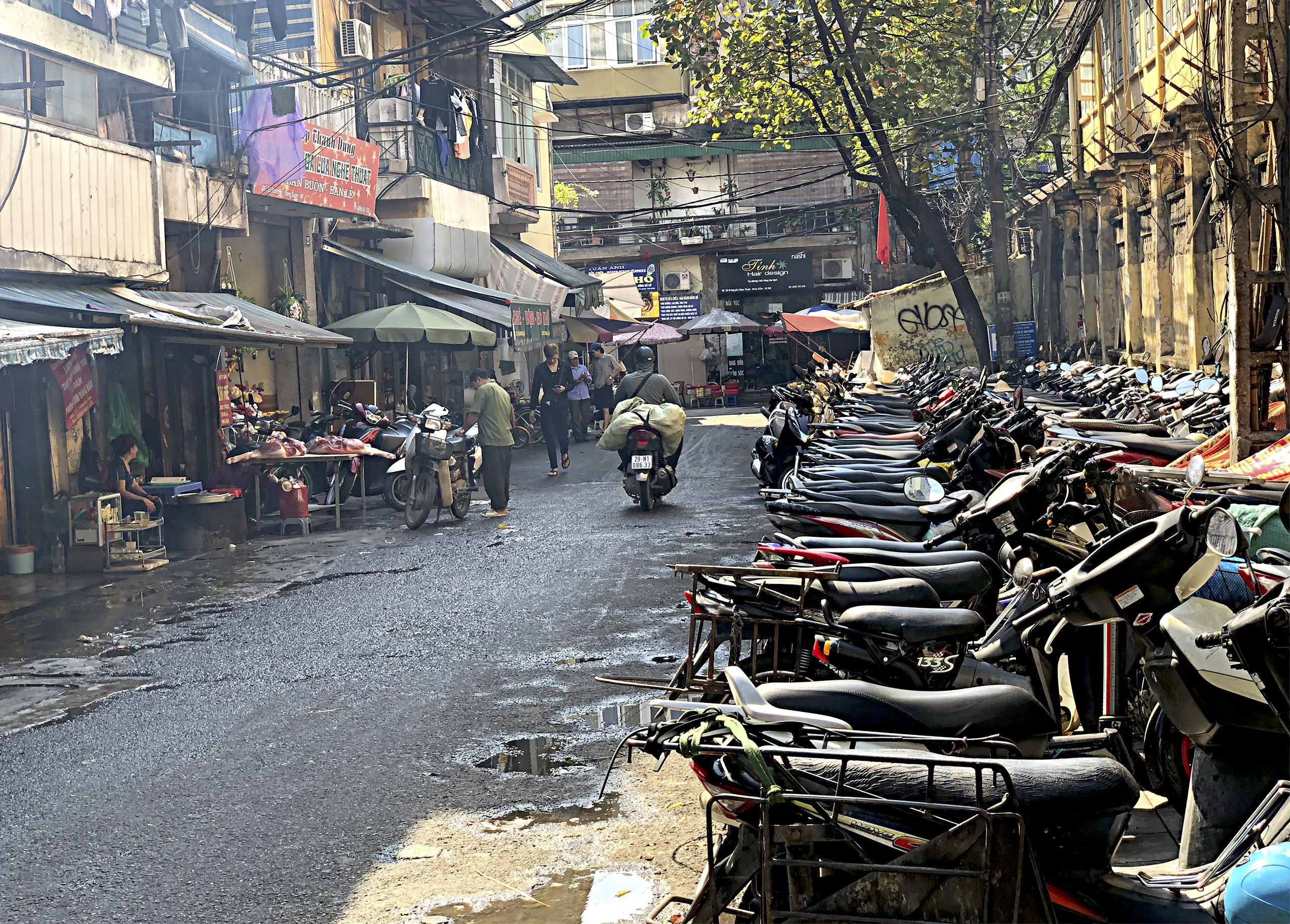 Ha Noi, back street