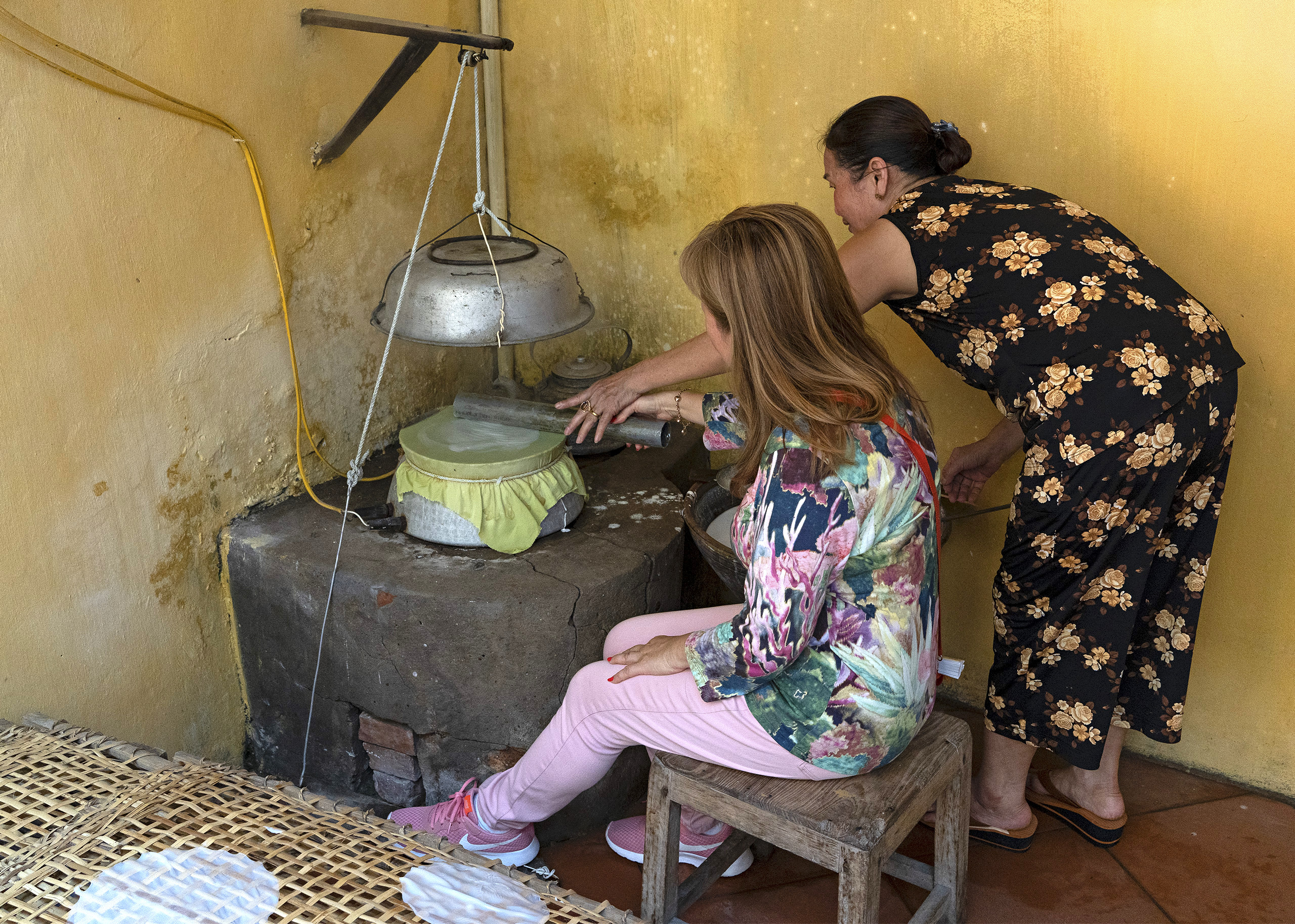 Tho Ha, rice paper making