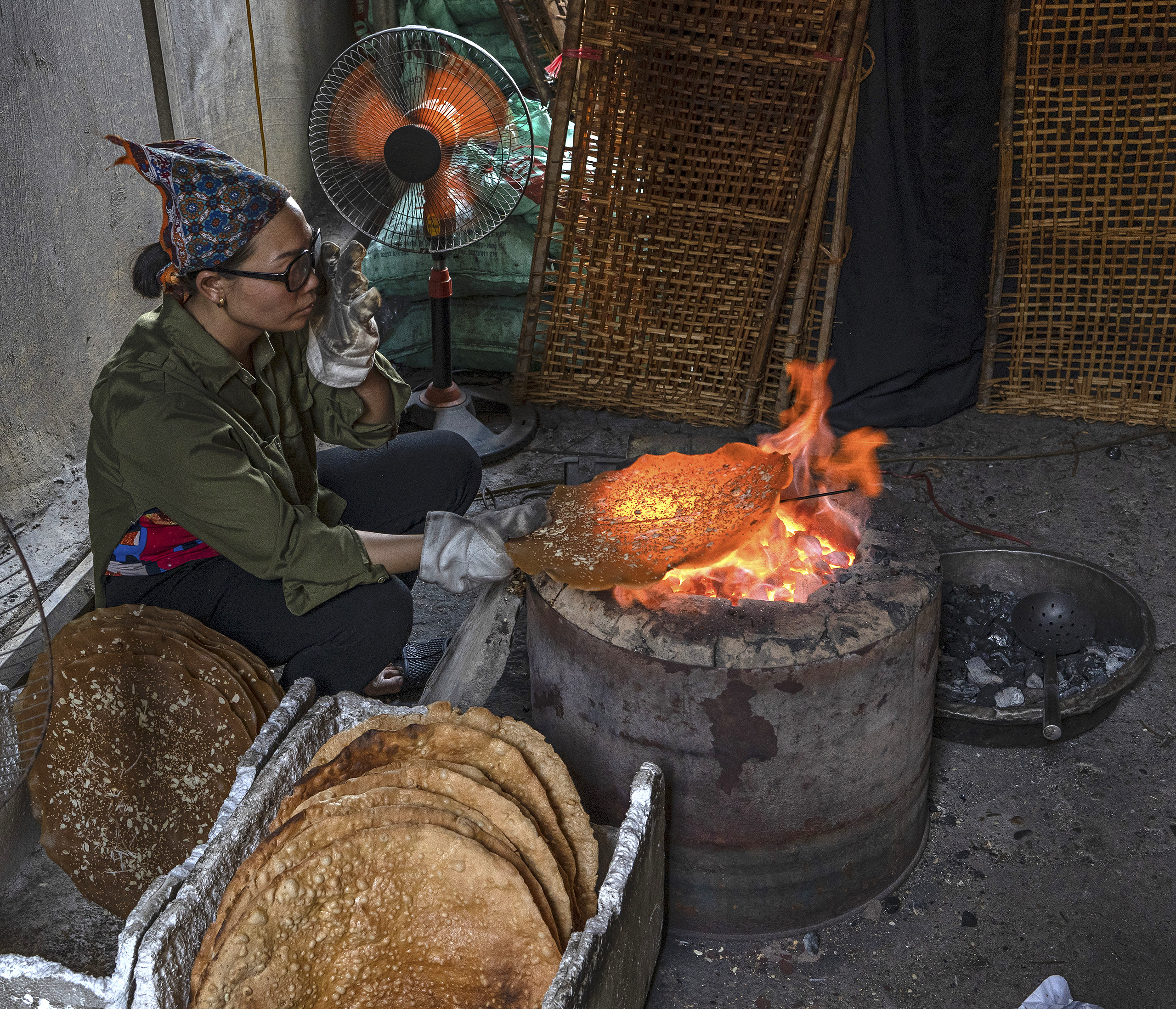 Tho Ha, rice paper toasting